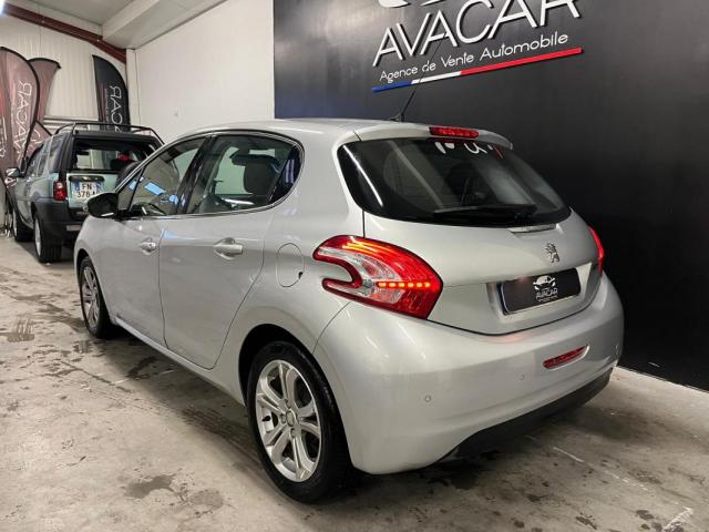 Peugeot 208 image 2