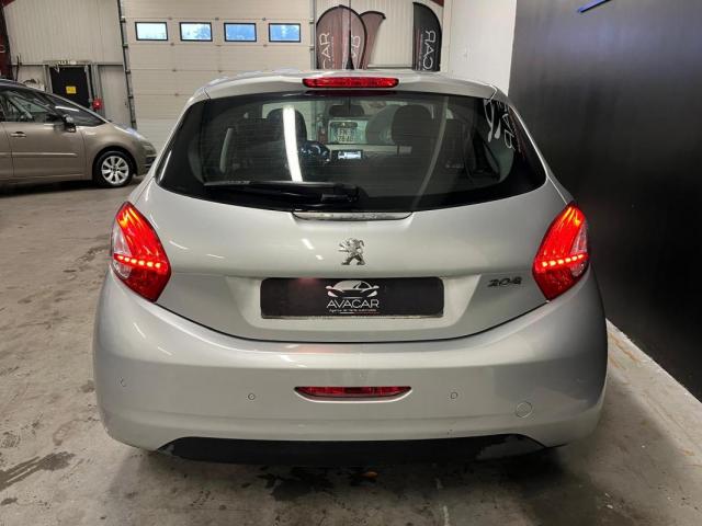 Peugeot 208 image 1