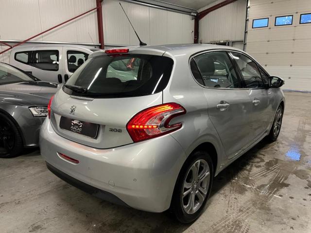 Peugeot 208 image 7