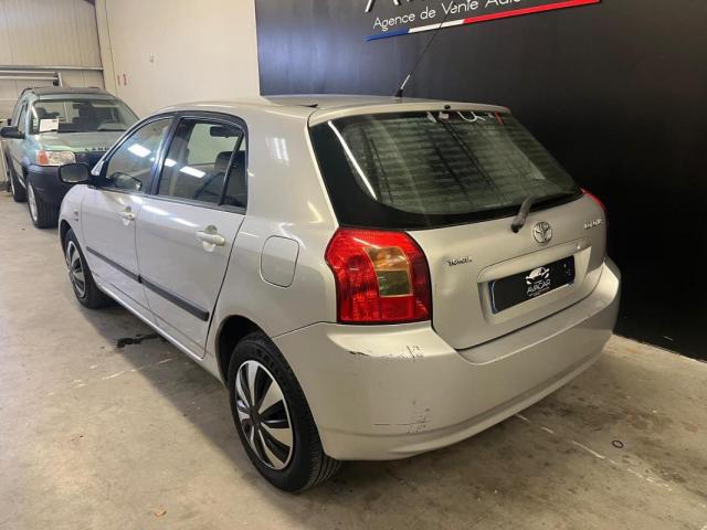 Toyota Corolla image 2