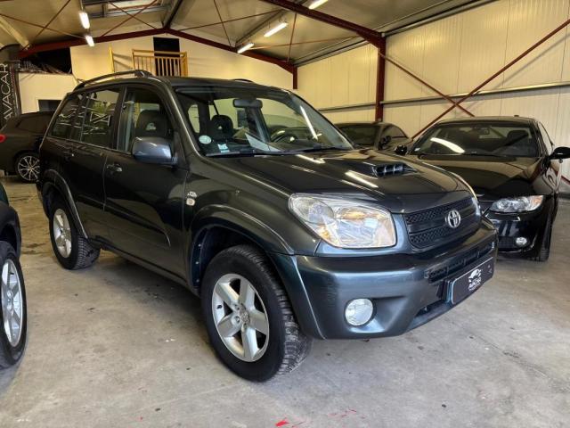 Toyota Rav4 image 2