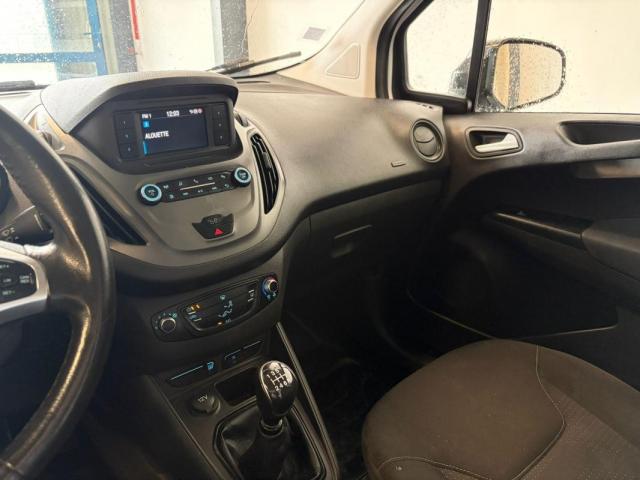 Ford Transit Courier image 6