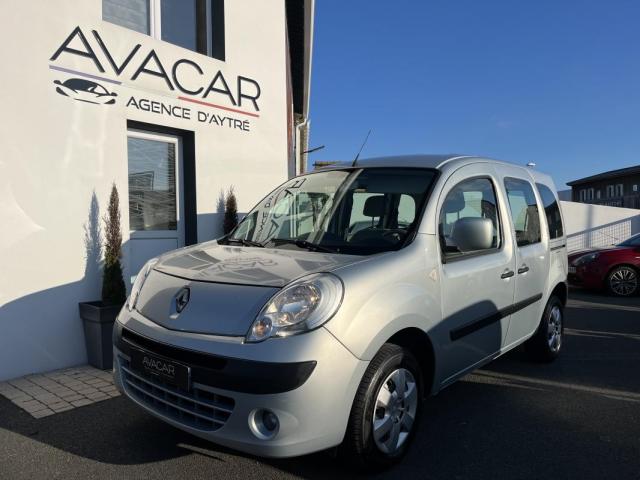 Renault Kangoo 1.5 Dci 85 Ch Clim/bluetooth/attelage *distribution Effectuée Pour La Vente