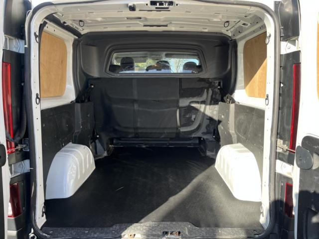 Renault Trafic image 2