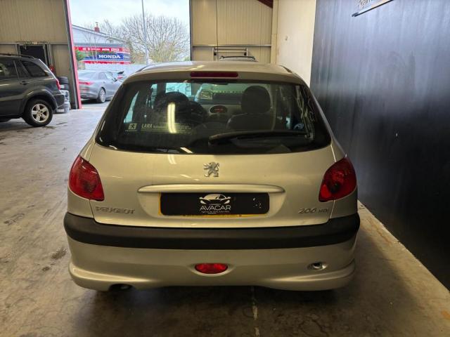 Peugeot 206 image 6