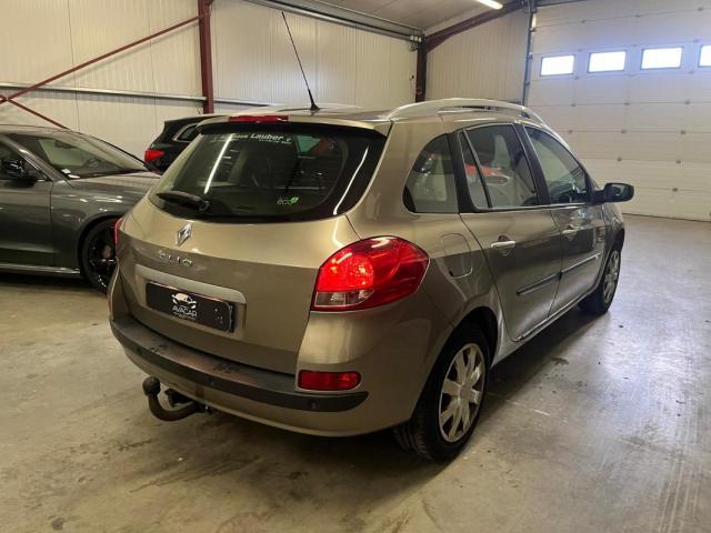 Renault Clio Estate image 1