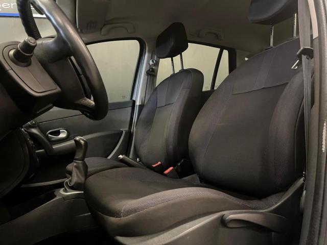 Renault Clio Estate image 8