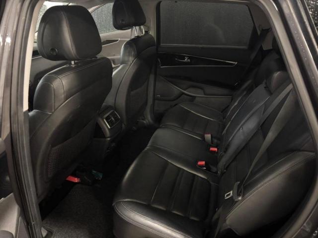 Kia Sorento image 2