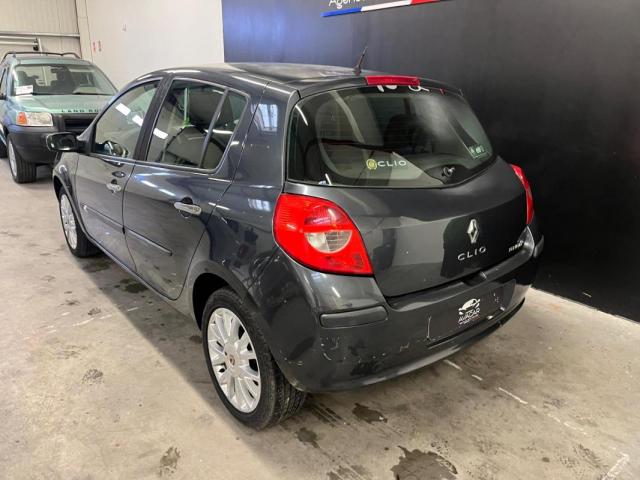 Renault Clio image 2