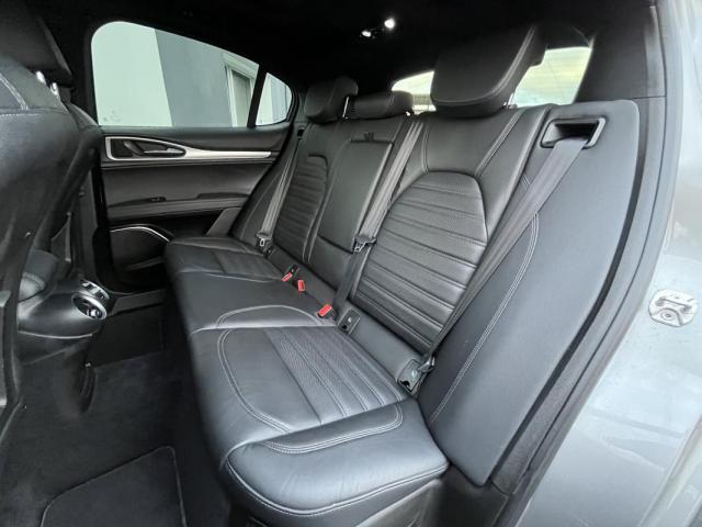 Alfa Romeo Stelvio image 5