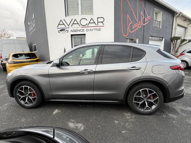 Alfa Romeo Stelvio image 7