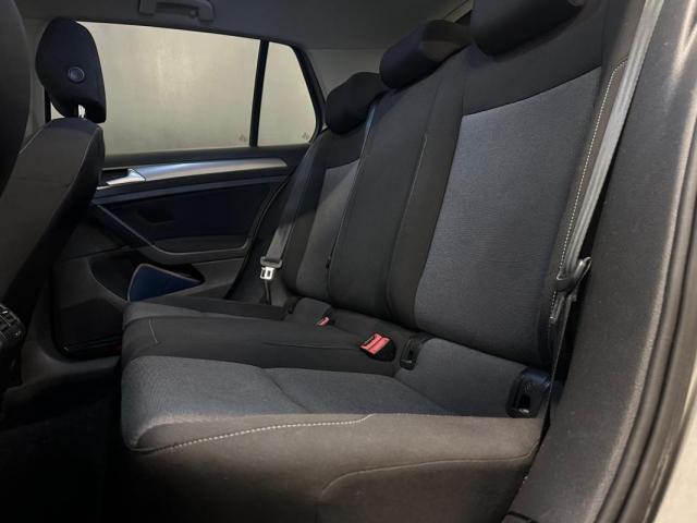 Volkswagen Golf image 8