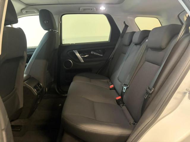 Land Rover Discovery image 3