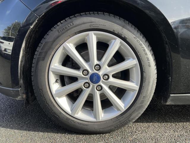 Ford Focus image 6