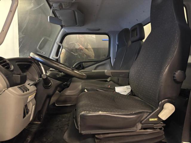 Mitsubishi Canter image 7