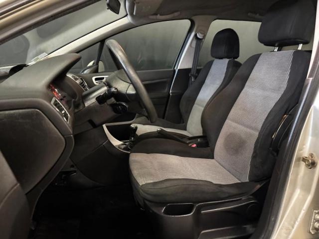 Peugeot 307 image 6