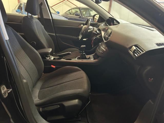 Peugeot 308 image 7