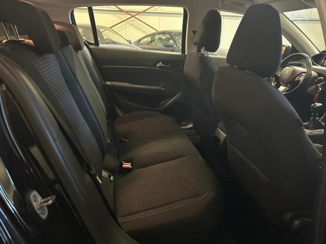 Peugeot 308 image 8