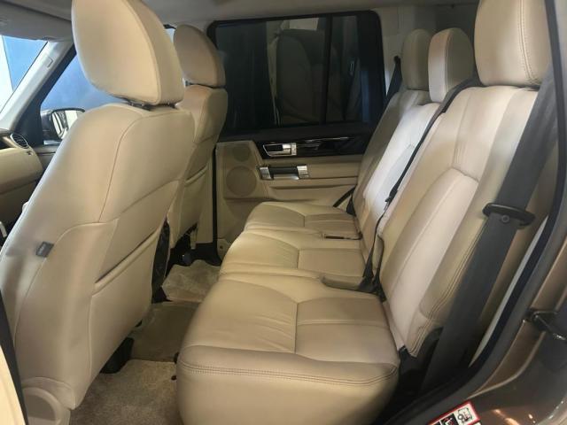 Land Rover Discovery image 6