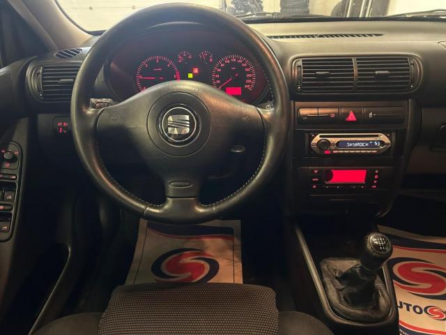 Seat Leon image 3