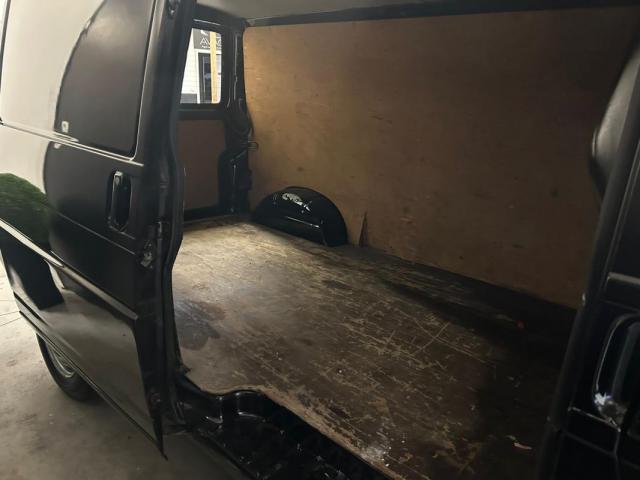 Volkswagen Transporter image 5