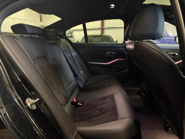 Bmw 330e image 9