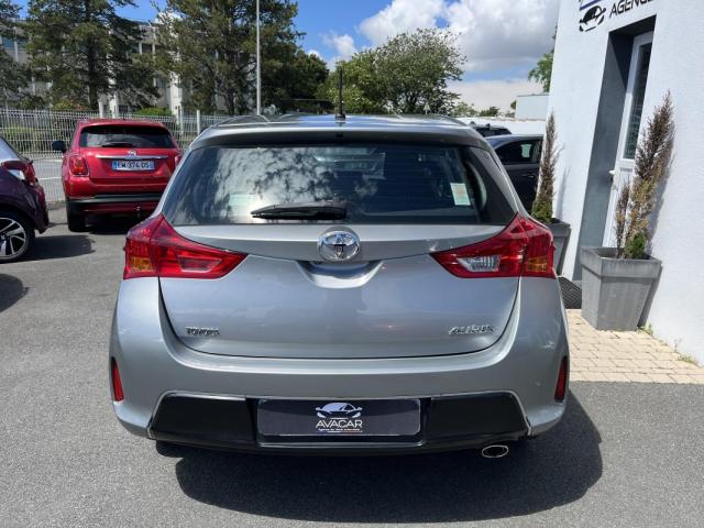 Toyota Auris image 1