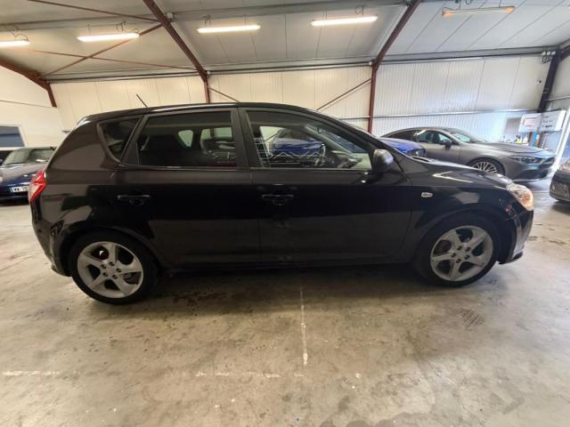 Kia Cee'D image 6