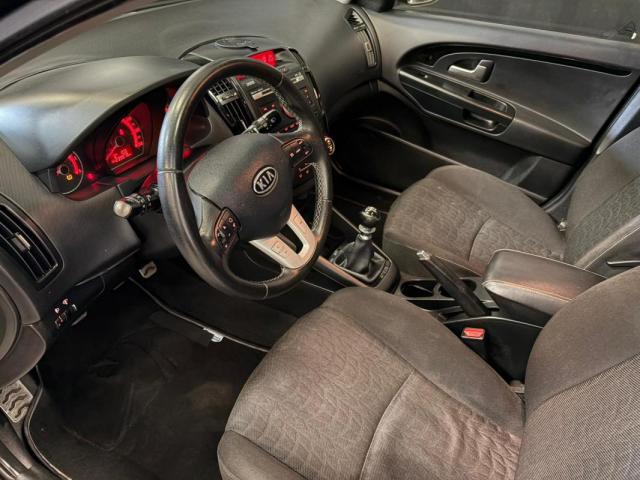 Kia Cee'D image 1