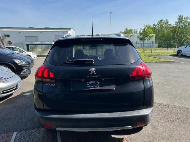 Peugeot 2008 image 2