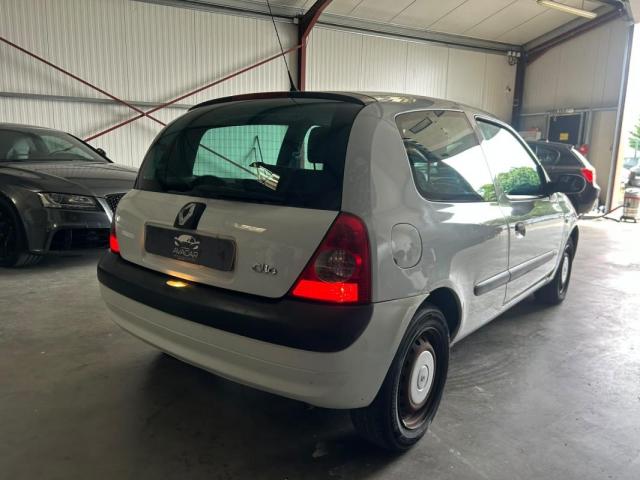 Renault Clio image 2