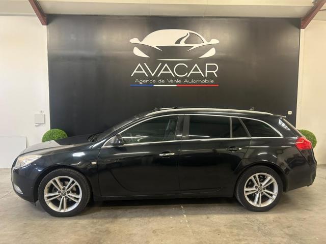 Opel Insignia Sports Tourer image 1