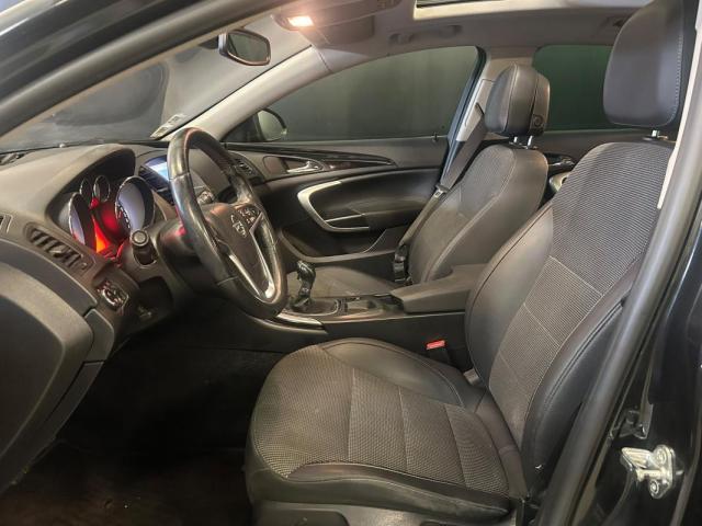 Opel Insignia Sports Tourer image 8