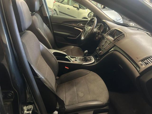 Opel Insignia Sports Tourer image 3