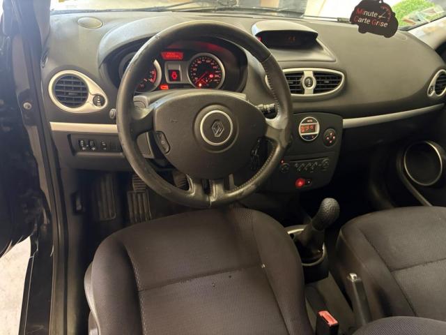 Renault Clio Estate image 2