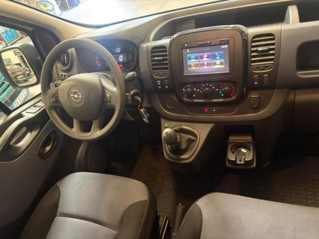 Opel Vivaro image 2