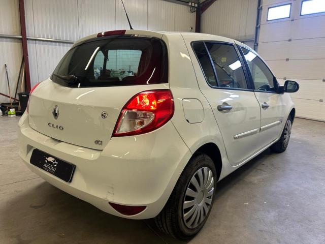 Renault Clio image 6