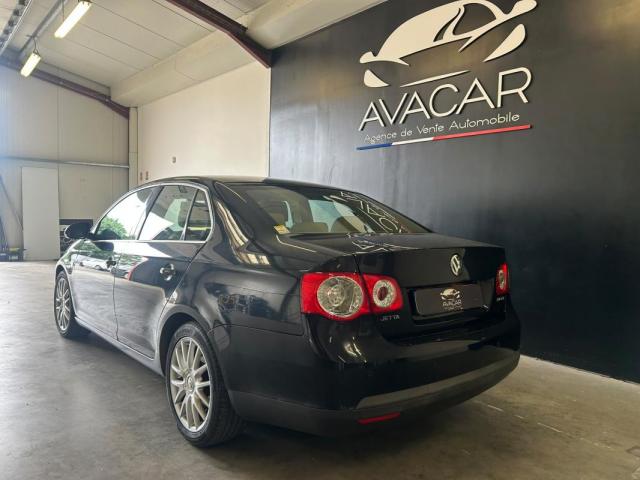 Volkswagen Jetta image 6