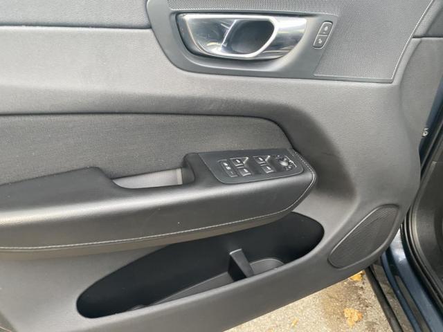 Volvo Xc60 image 8