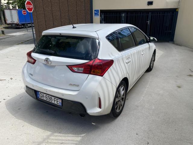 Toyota Auris image 4