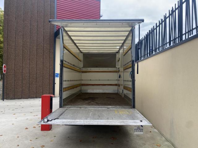 Renault Master image 2