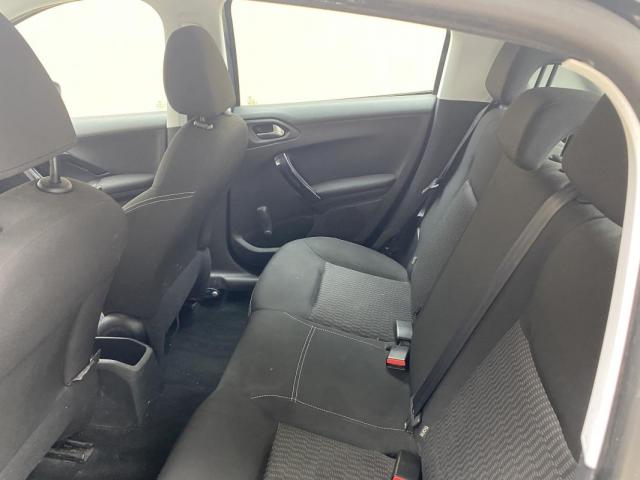 Peugeot 208 image 4