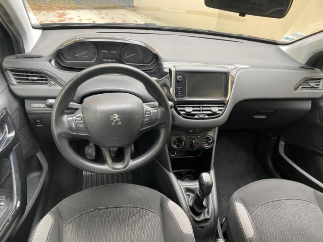 Peugeot 208 image 3