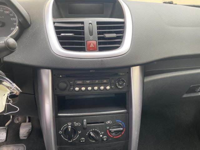 Peugeot 207 image 3