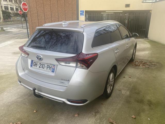 Toyota Auris image 3