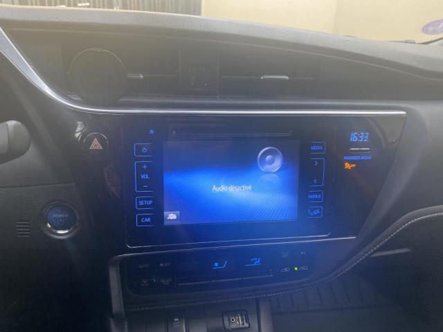 Toyota Auris image 1