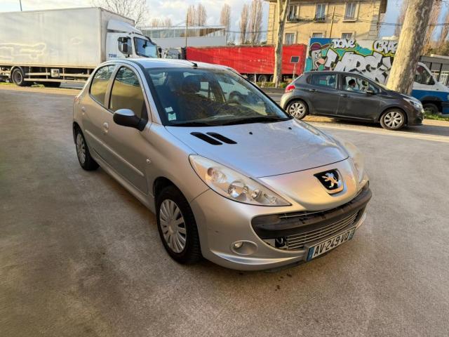 Peugeot 206+ image 2