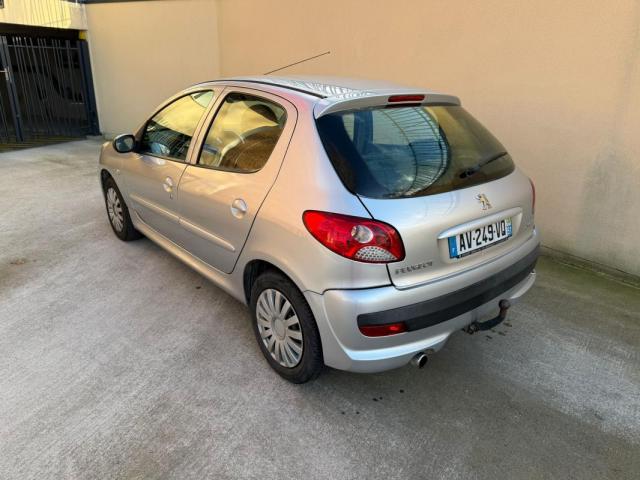 Peugeot 206+ image 7