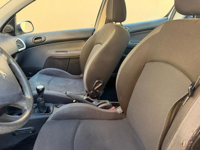 Peugeot 206+ image 5