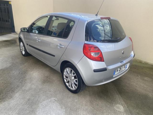 Renault Clio image 8